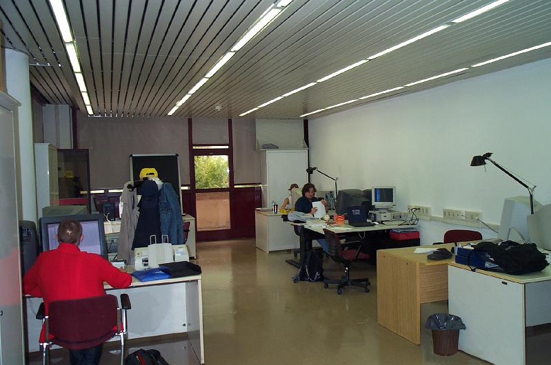 f2b.jpg - Laboratory